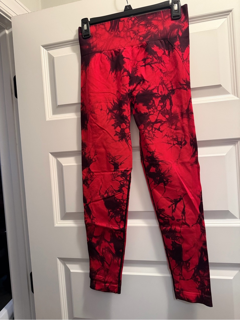 Women’s Red & Black Tie-Dye Active Leggings